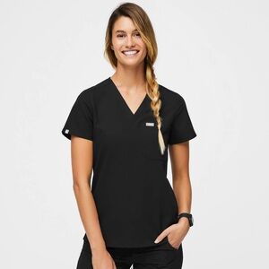 Figs Livingston Black Scrub top